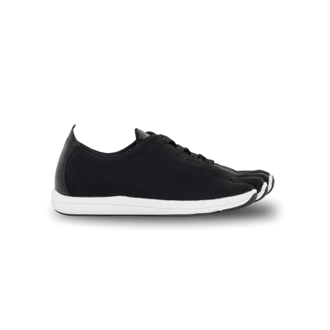 Мужские кроссовки Peluva Strand Lightweight Trainer — чёрный / белый — фото 1 из 4