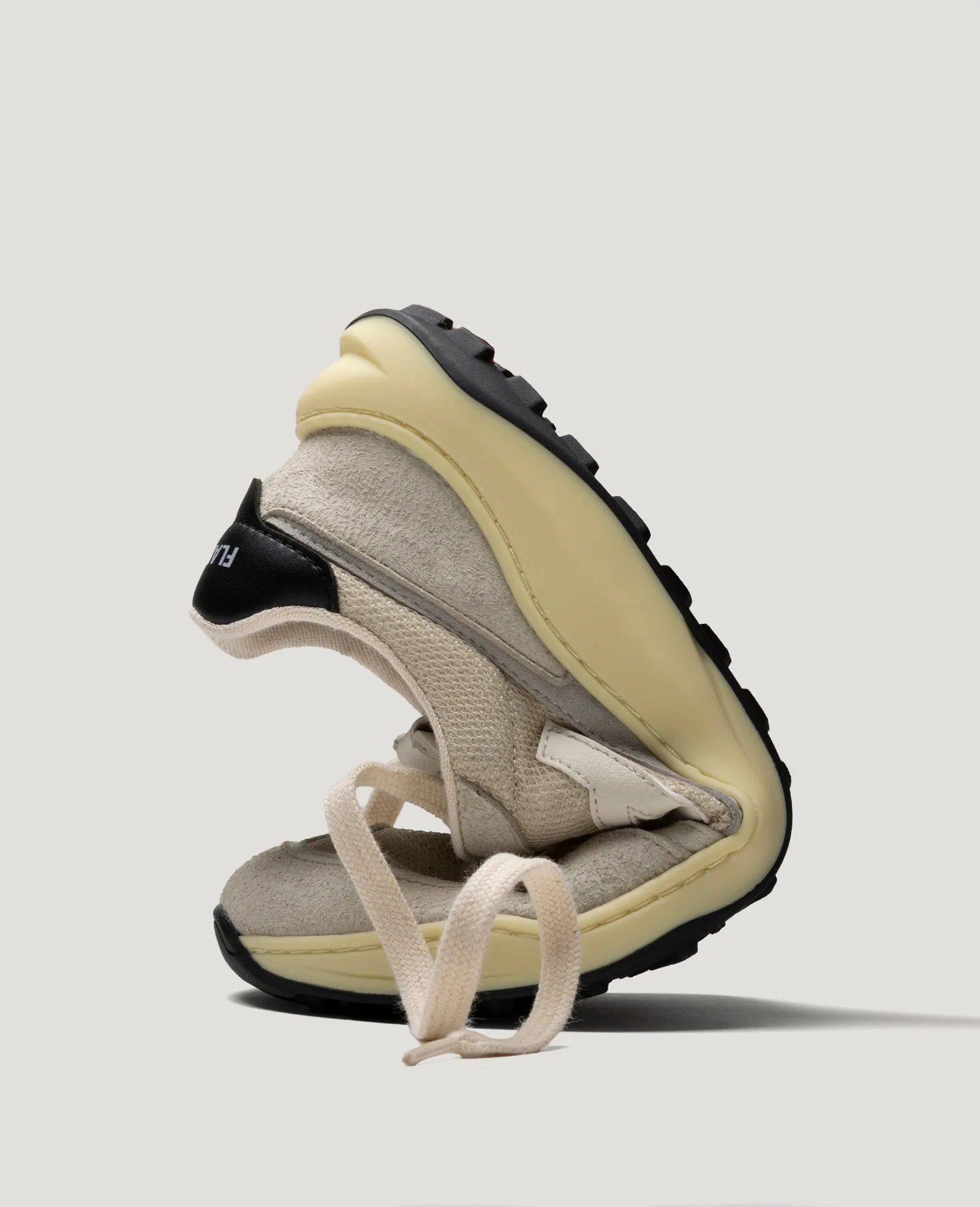 Босоногие кроссовки Flamingos’ Life Zero Drop — молочный и чёрный, фото 4